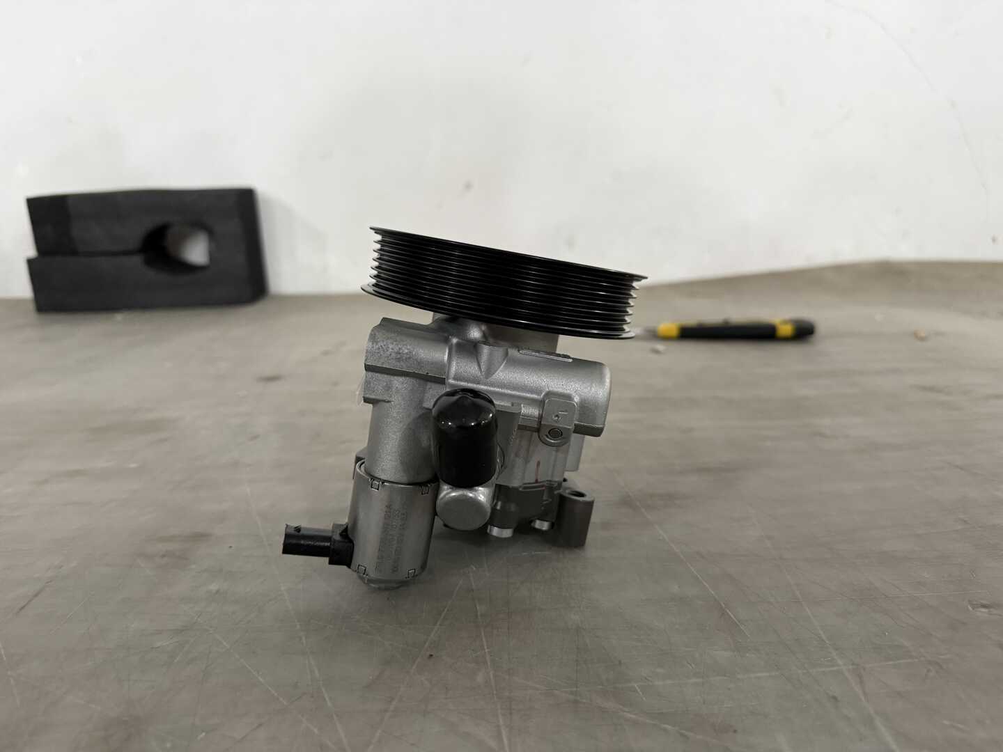 0064668801 Power Steering Pump For Mercedes-Benz W204 C63 AMG