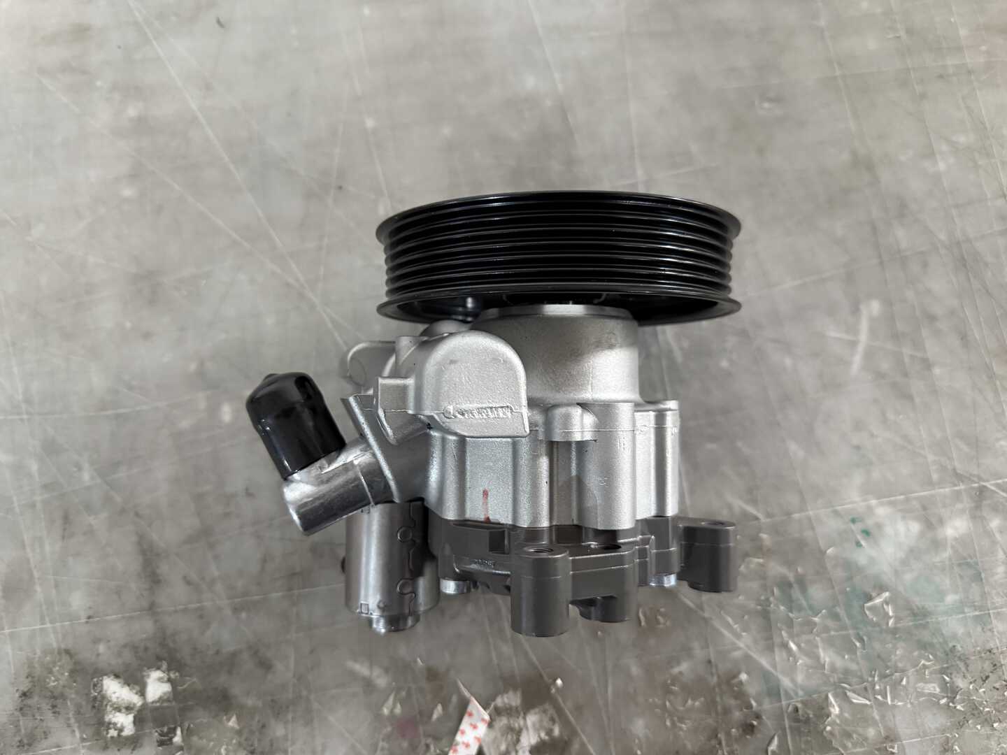 Power Steering Pump For Mercedes-Benz C63 AMG OE 0064668801