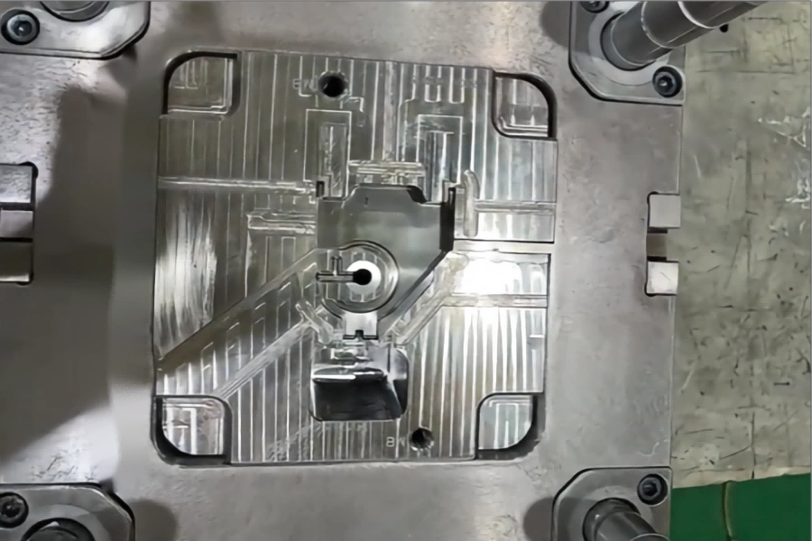 Inspection and cleaning of mold vents and cooling channels for stable production