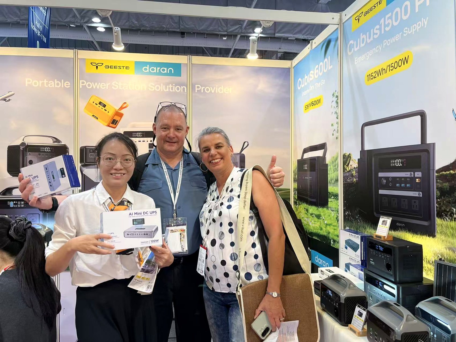 BEESTE team in conversation with an overseas buyer at booth 9K09
