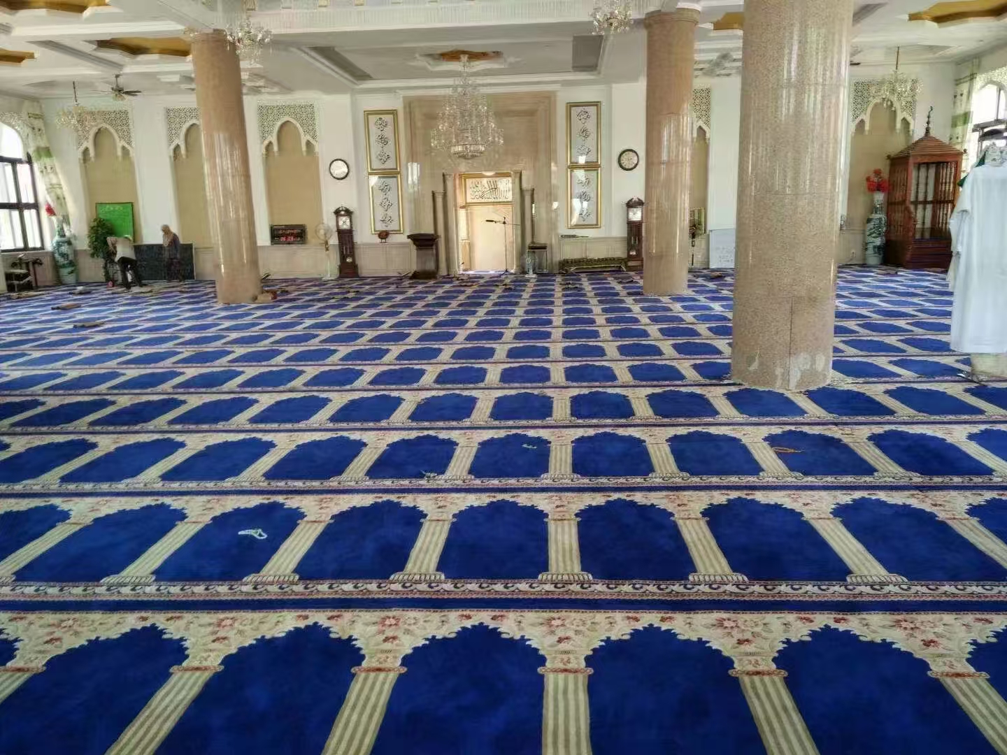 wall to wall carpet bedroom