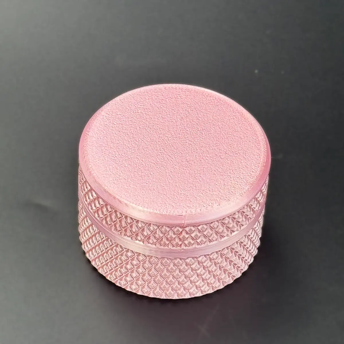 the blue PETG cylindrical 3ml vial case closed
