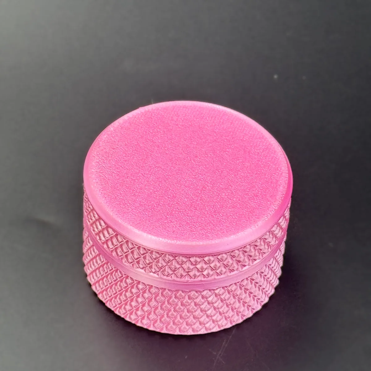 the purple PETG cylindrical 3ml vial case closed
