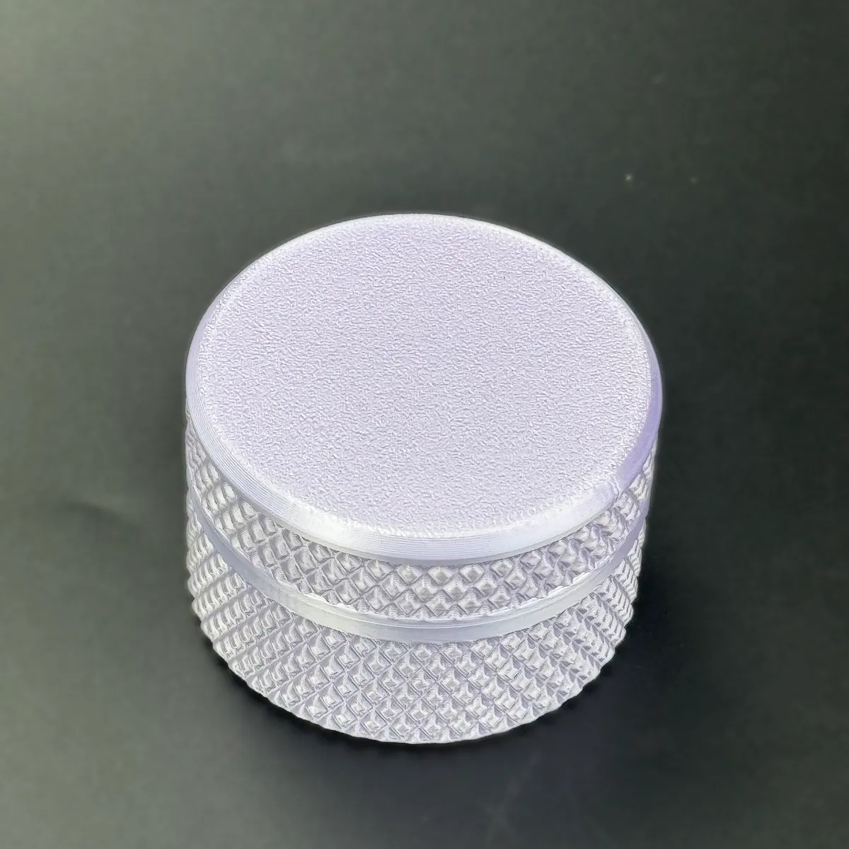 the mint PETG cylindrical 3ml vial case closed