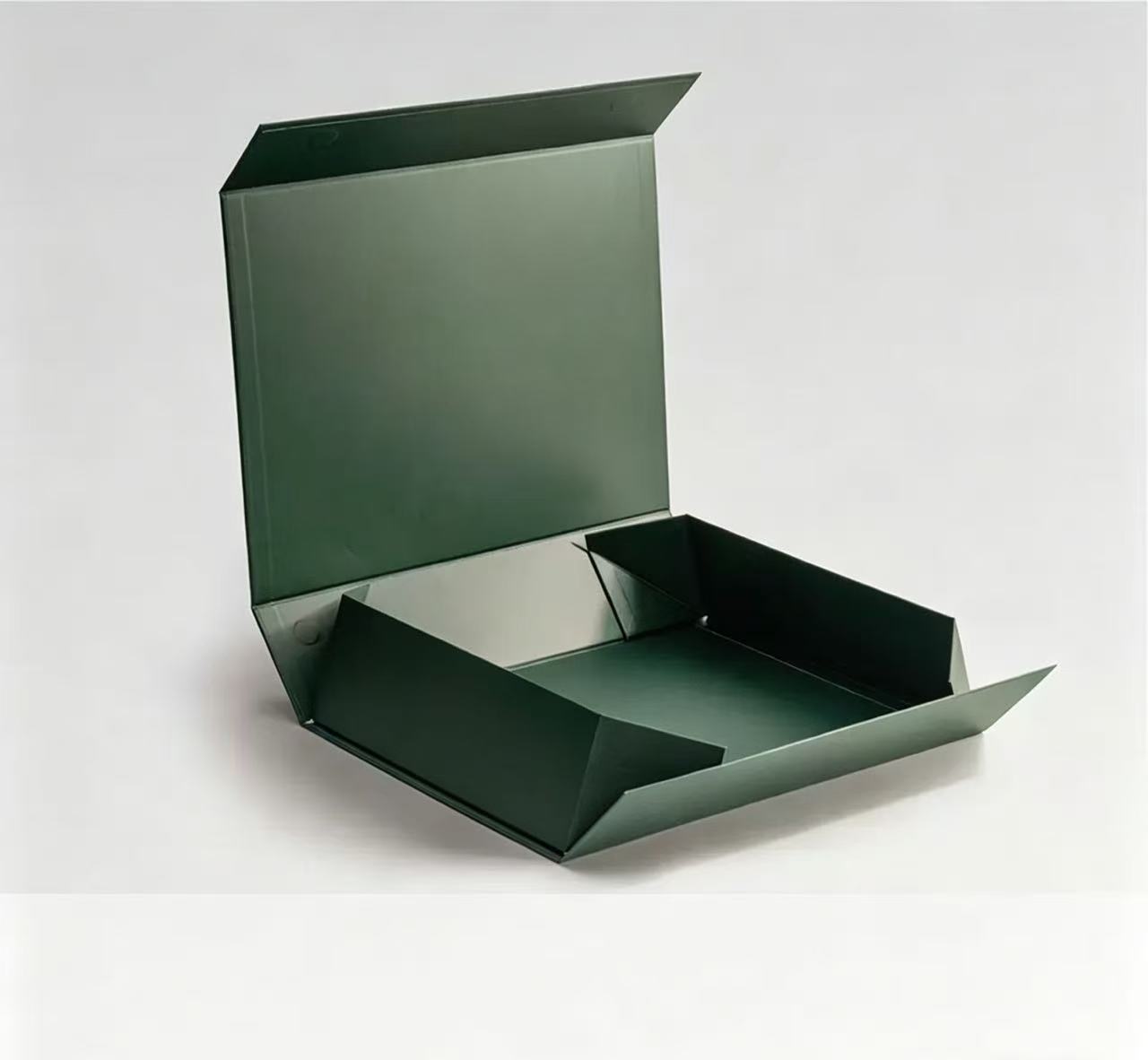 Green Magnetic Flip-Top Gift Box (Empty, Open View) – Foldable, Customizable Size/Logo, Ideal for Jewelry/Cosmetics/Premium Gifts
