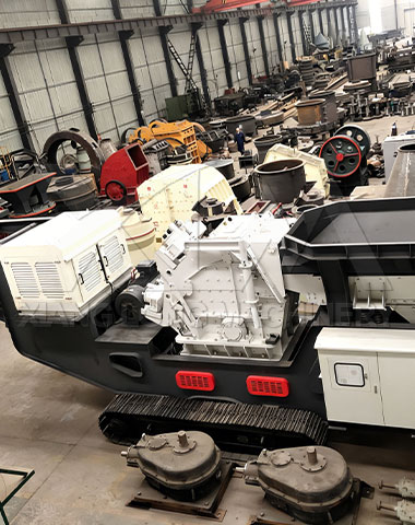 custom tracked impact crusher - XIangLong Machinery