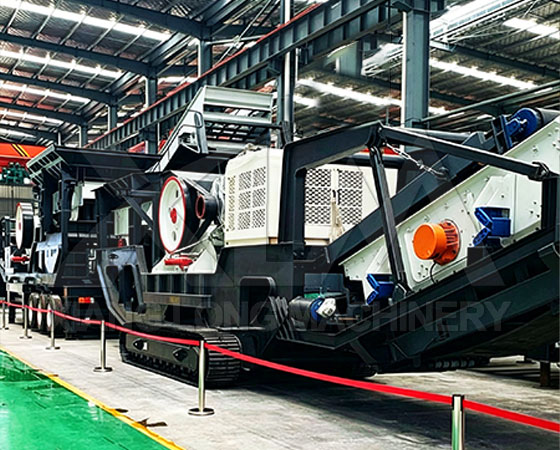 Tracked impact crusher for ore processing - XiangLong Machinery