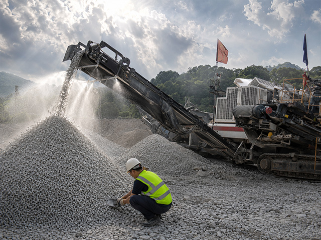 brazil-limestone-tracked-impact-crusher