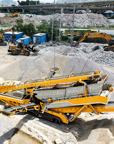 Track-mounted Mobile Screening Plant export - XiangLong Machinery