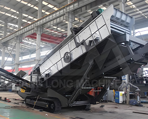 Track-mounted Aggregate Screening Plant Germany