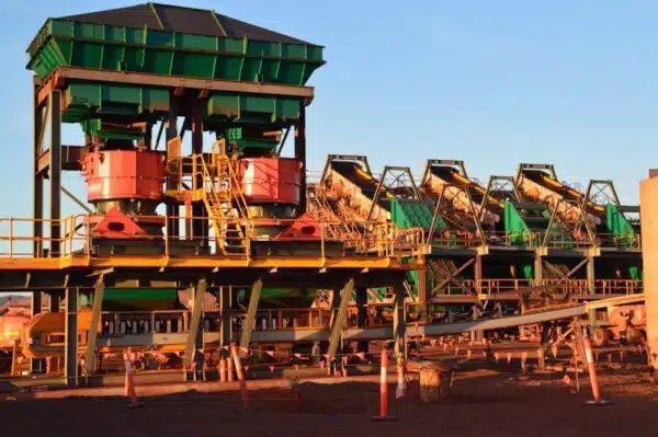 400TPH CS Single-cylinder Hydraulic Cone Crusher for Iron Ore Mining in Uzbekistan