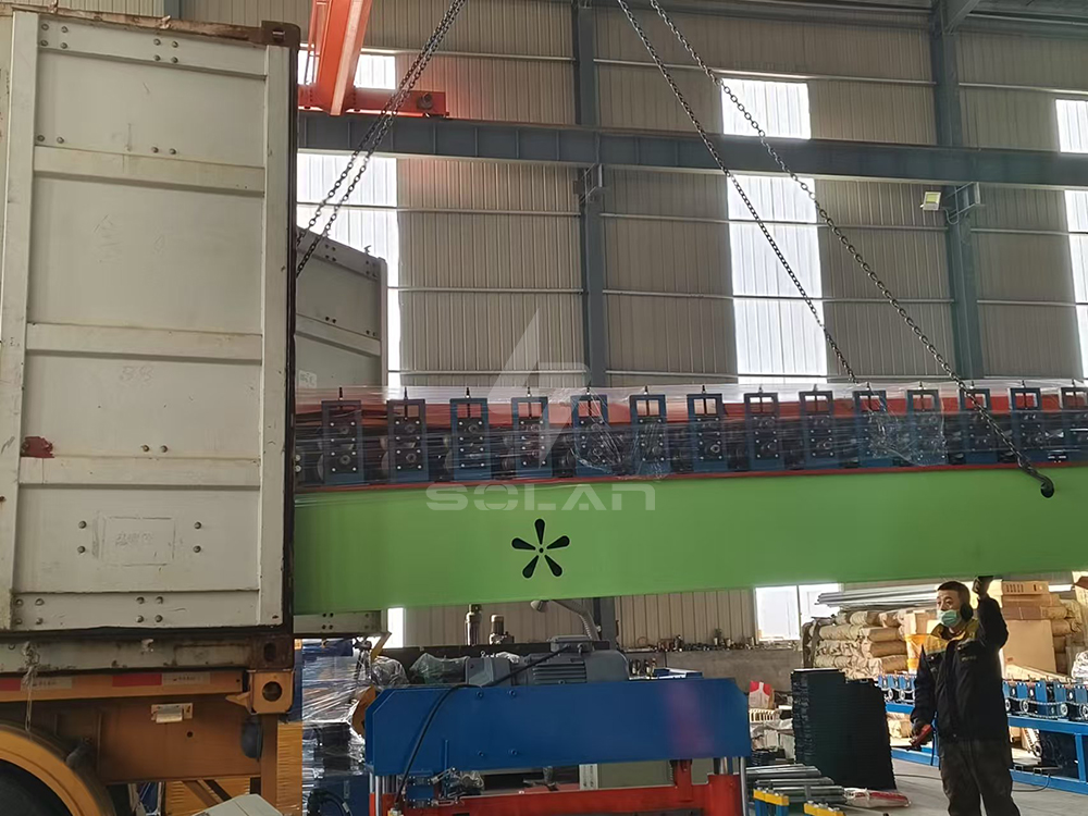 loading roll forming machine