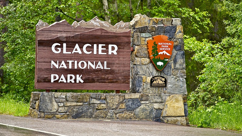 Urban park wayfinding signage project with directional signs, maps and visitor guidance solutions
