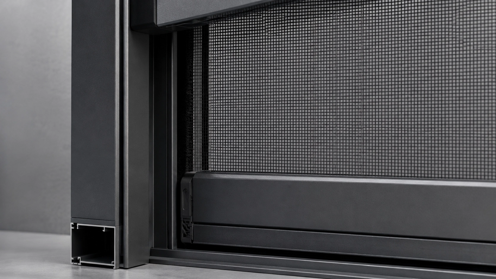 Close-up of ZIP screen side guide, mesh fabric and bottom bar structure