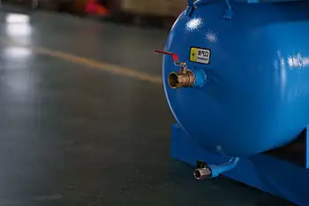 FGMI Screw Air Compressor 7.5kw //5.5kw Screw Air Compressor // 5.5kw Integrated Air Compressor // 5.5kw Screw Compressor // screw Air Compressor 8bar // screw Air Compressor With Air Tank // all In One Screw Air Compressor // 7.5hp Screw Air Compressor /