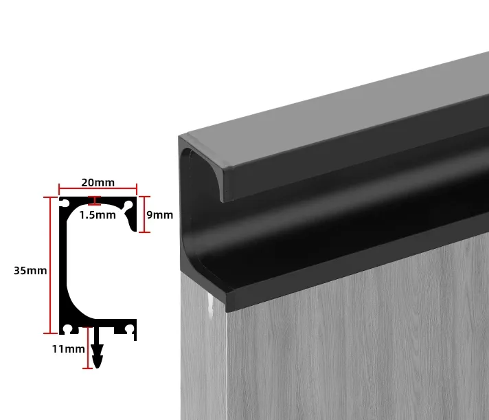 G-shaped handle