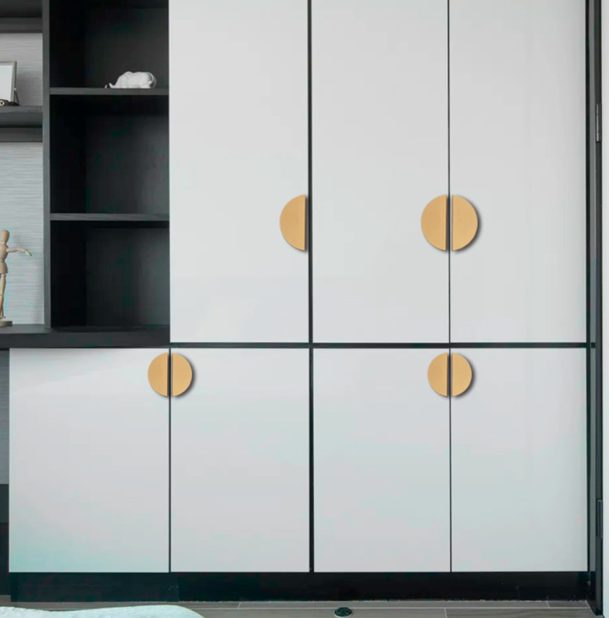 semi-circular pull handle