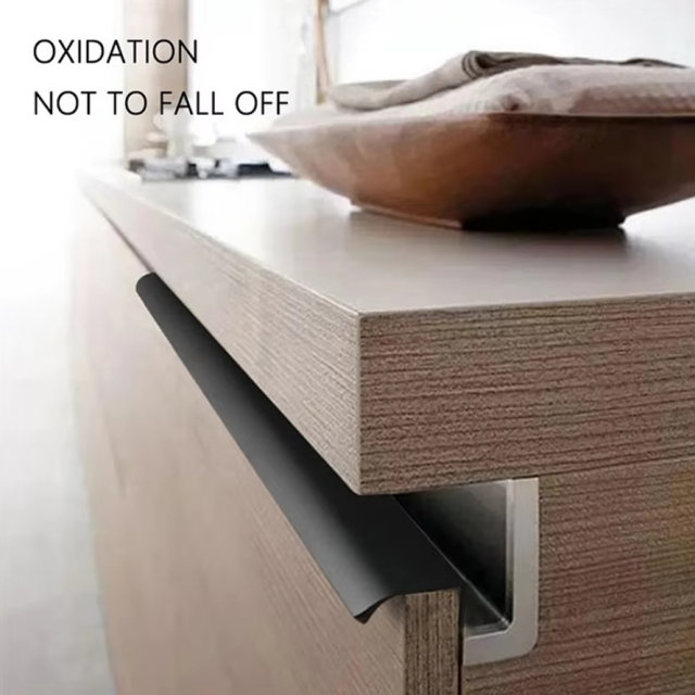 Edge-molding Concealed Handle