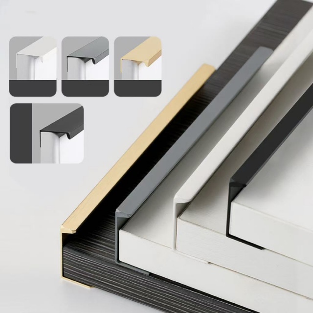 Edge-molding Concealed Handle