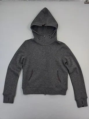 custom women’s zip hoodie manufacturer