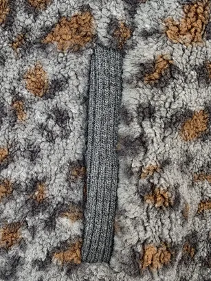 printed fleece sleeveless jacket