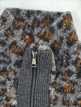 printed fleece sleeveless jacket