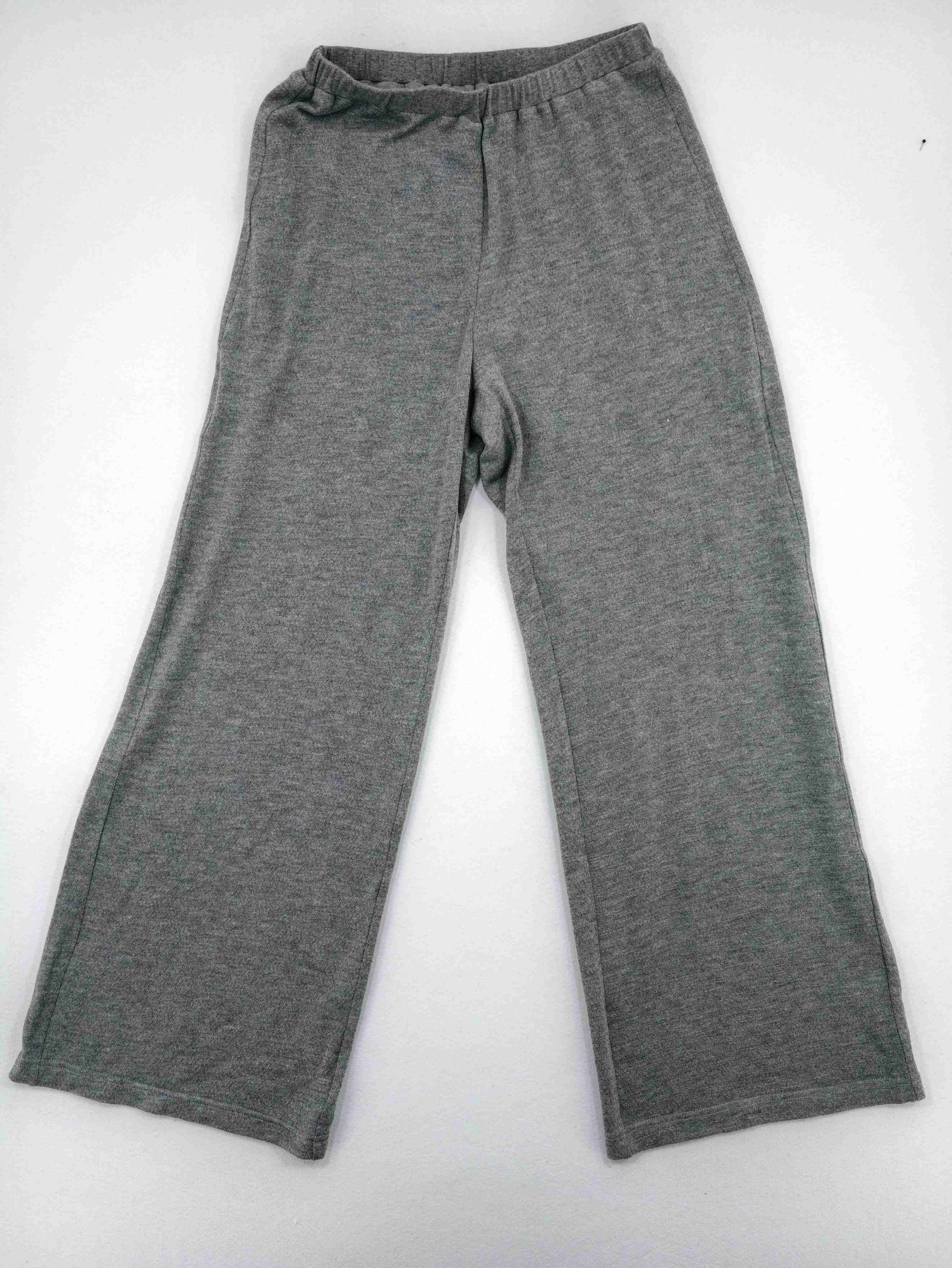 Pull-on jersey trousers prepared for private label sampling
