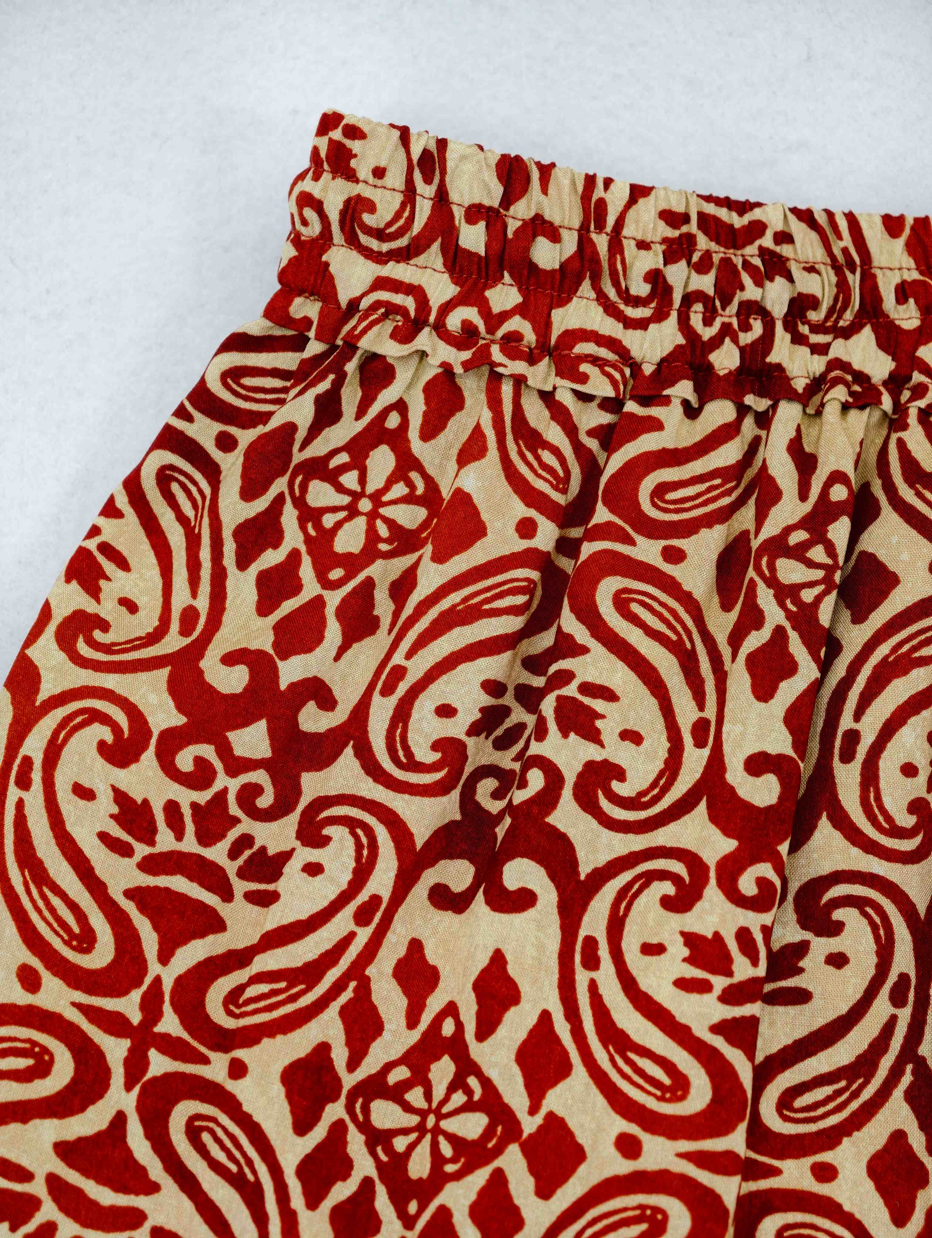 Elastic waistband and gathered rayon fabric detail