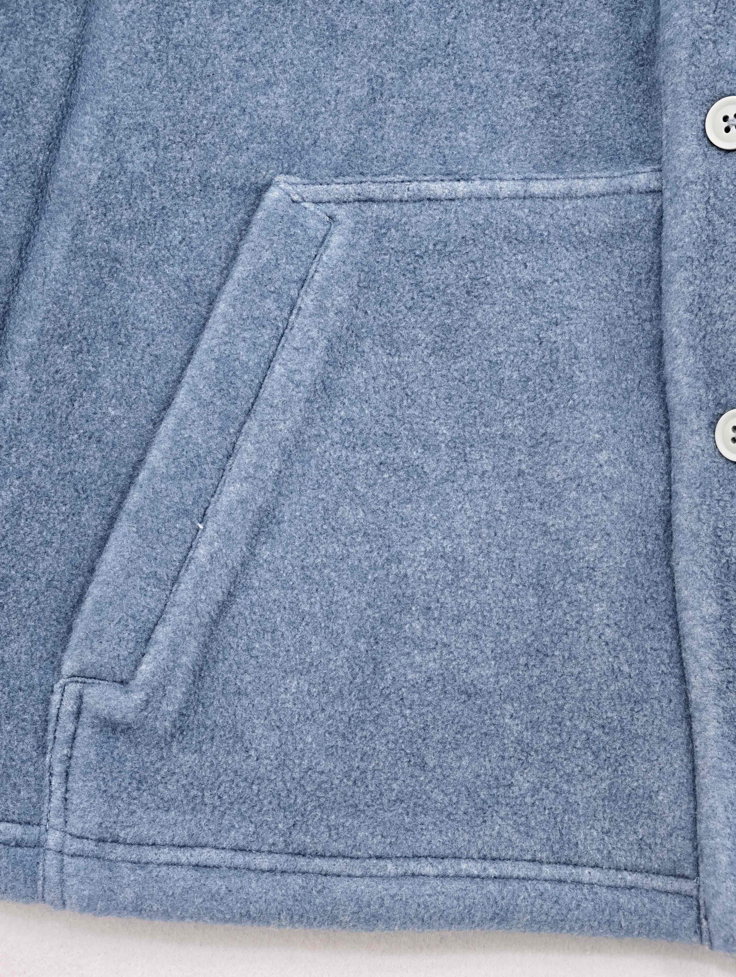 Large patch pocket with reinforced opening stitching
