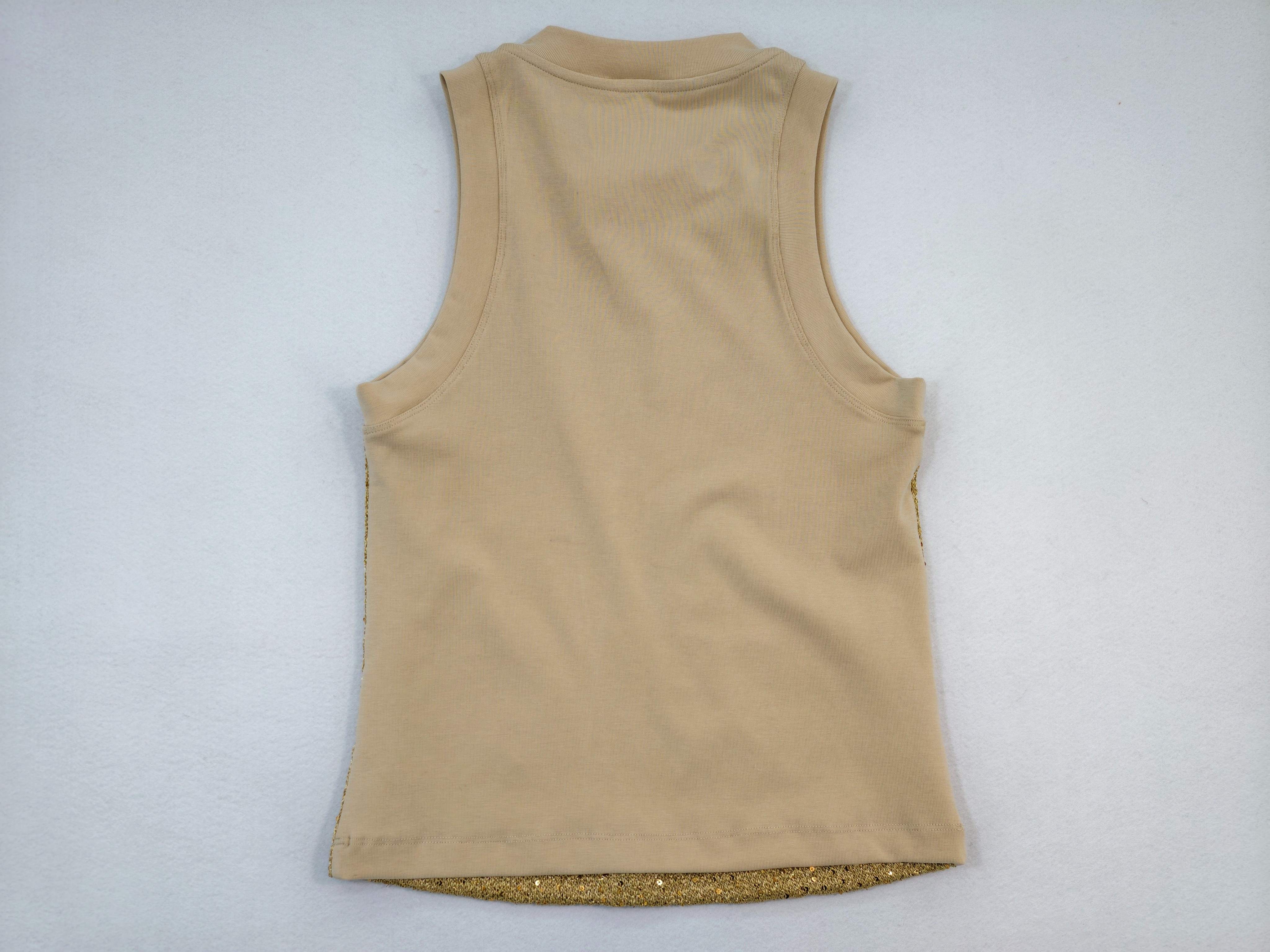 Beige rib-knit back panel with crew neckline detail