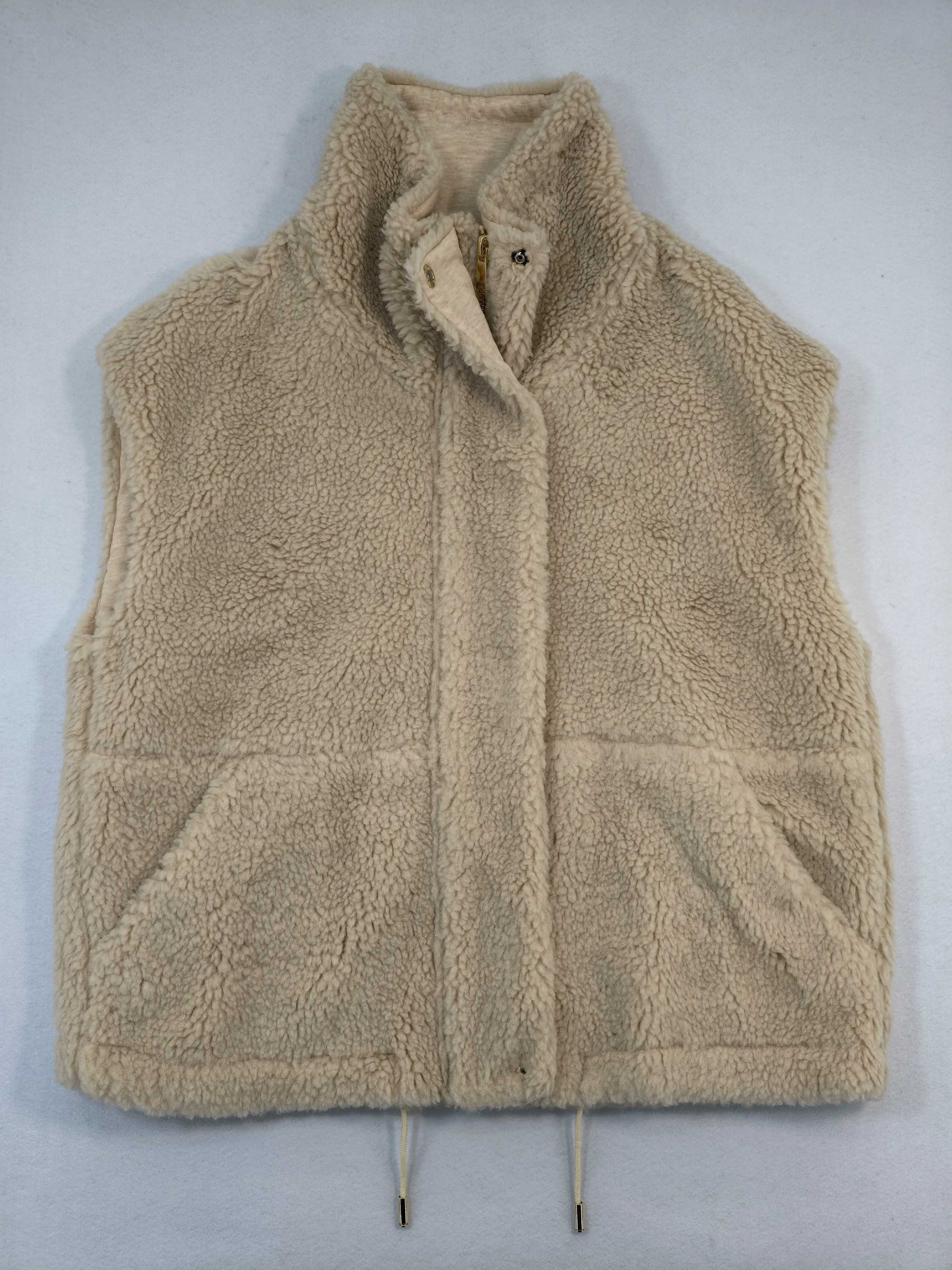 Relaxed Sherpa zip vest for OEM collection development