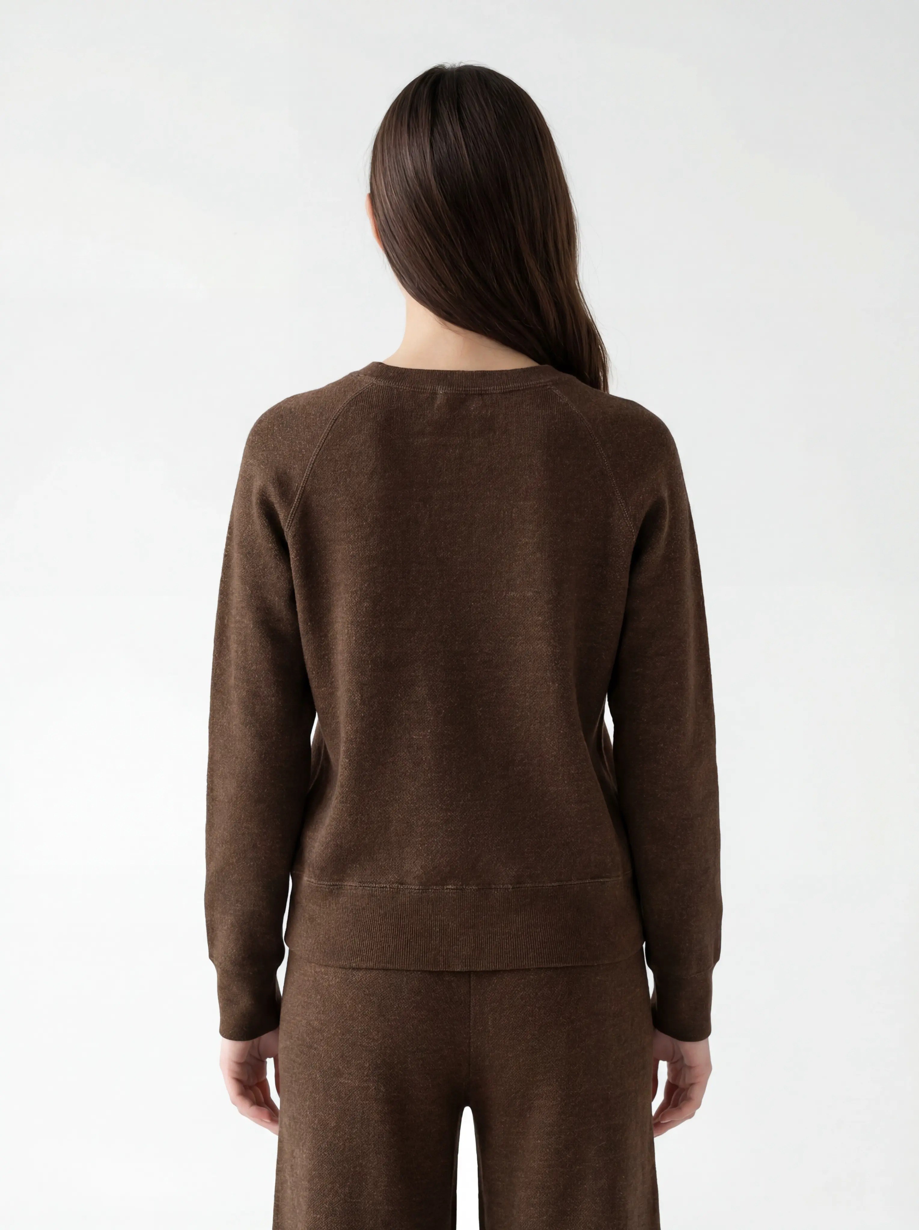 Back view with relaxed fit and ribbed hem