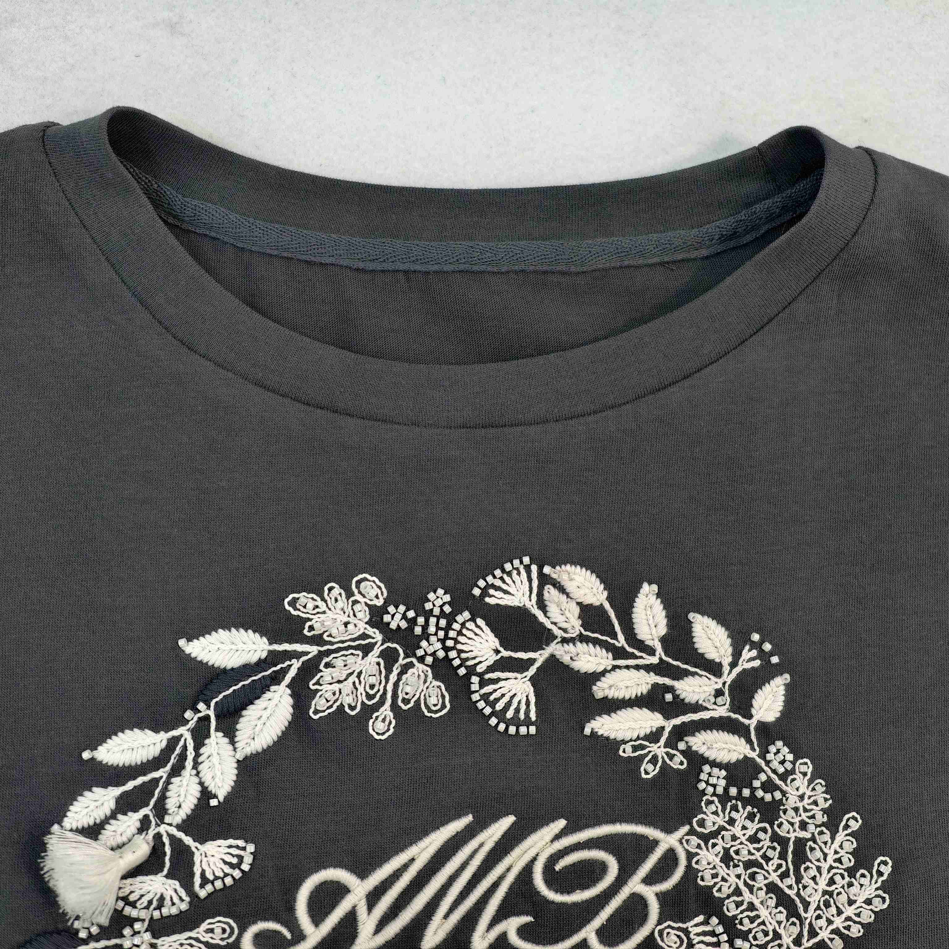 Ribbed crew neckline on charcoal cotton-blend jersey T-shirt