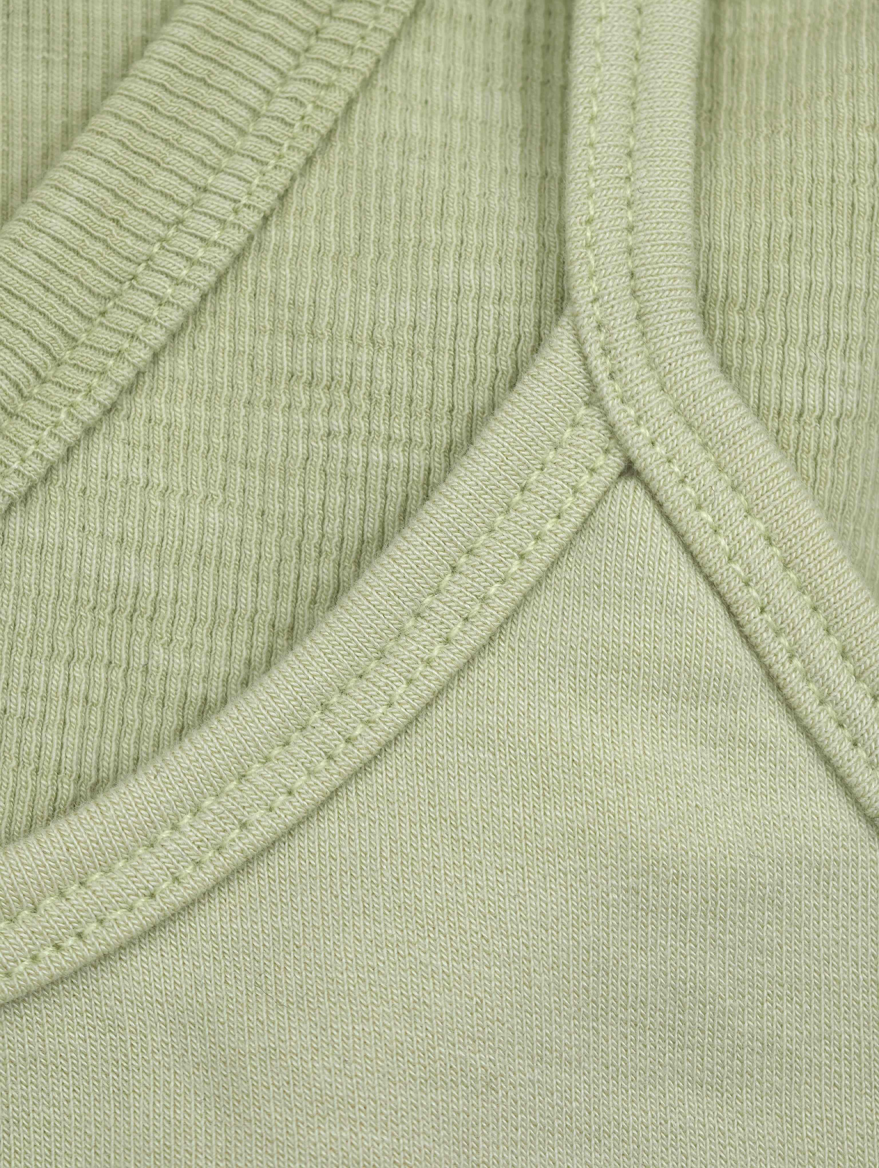 Curved front seam with stretch binding construction