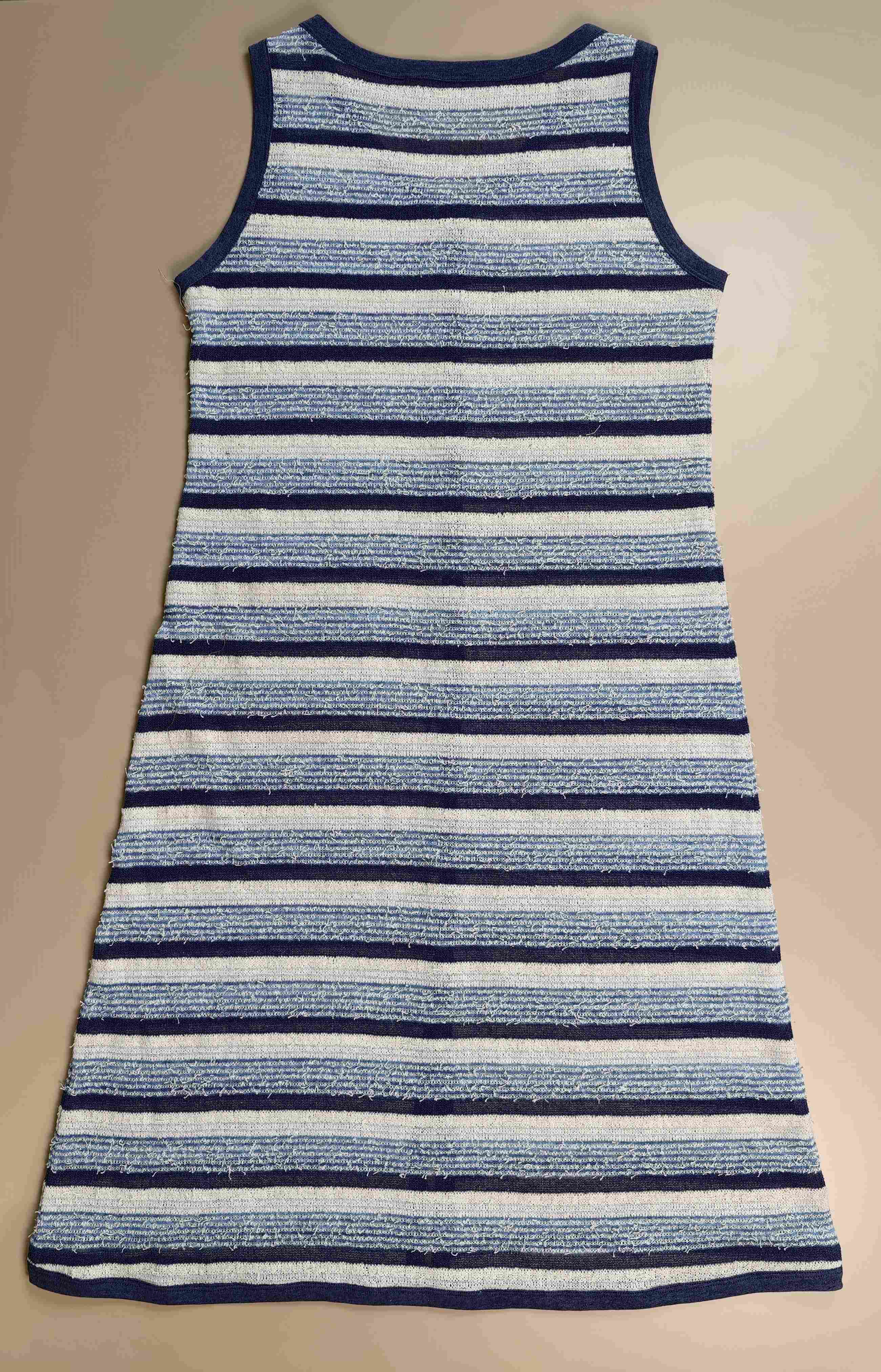 Back panel showing uninterrupted horizontal stripe layout