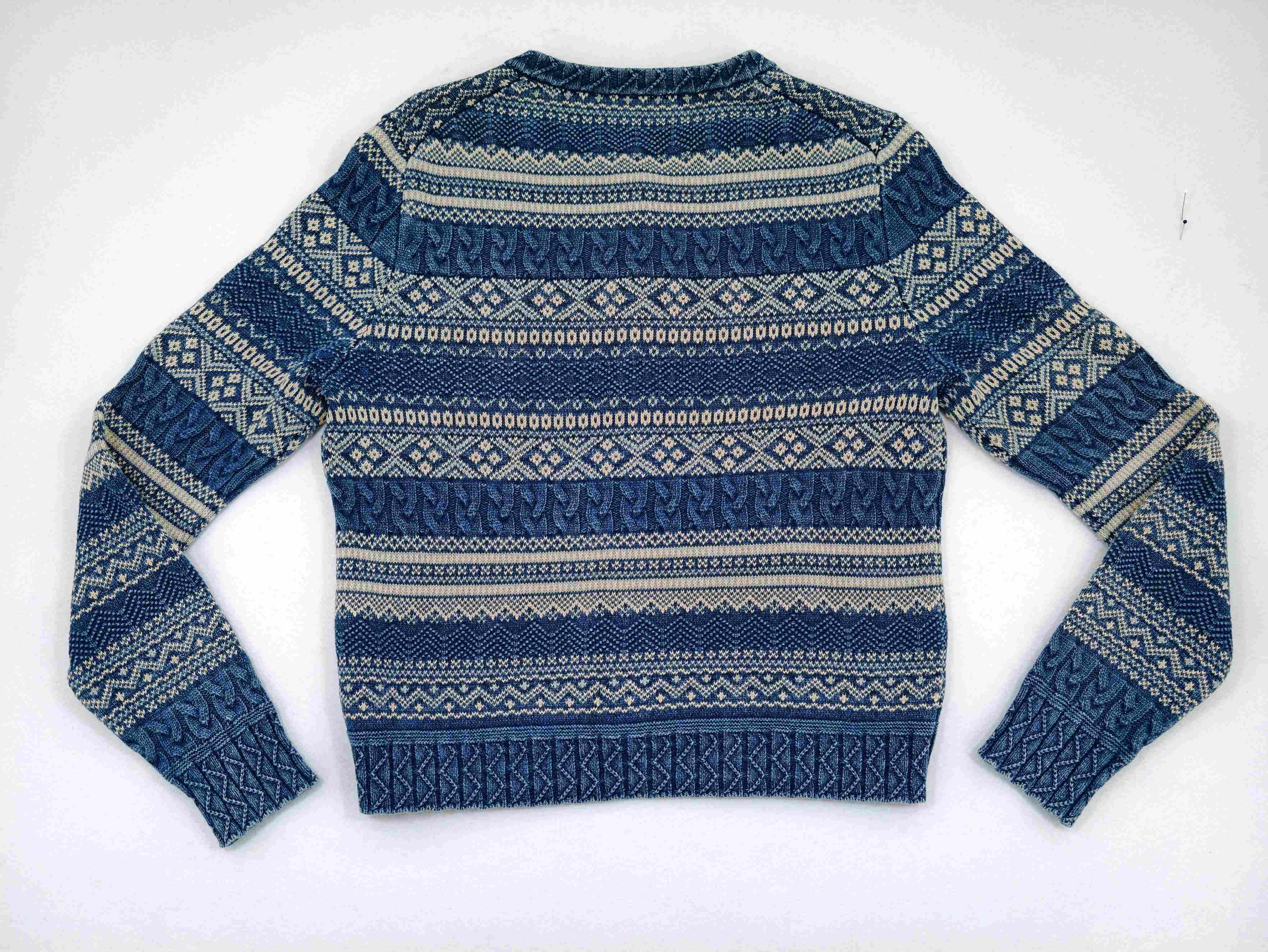 Back view with aligned heritage pattern and ribbed hem
