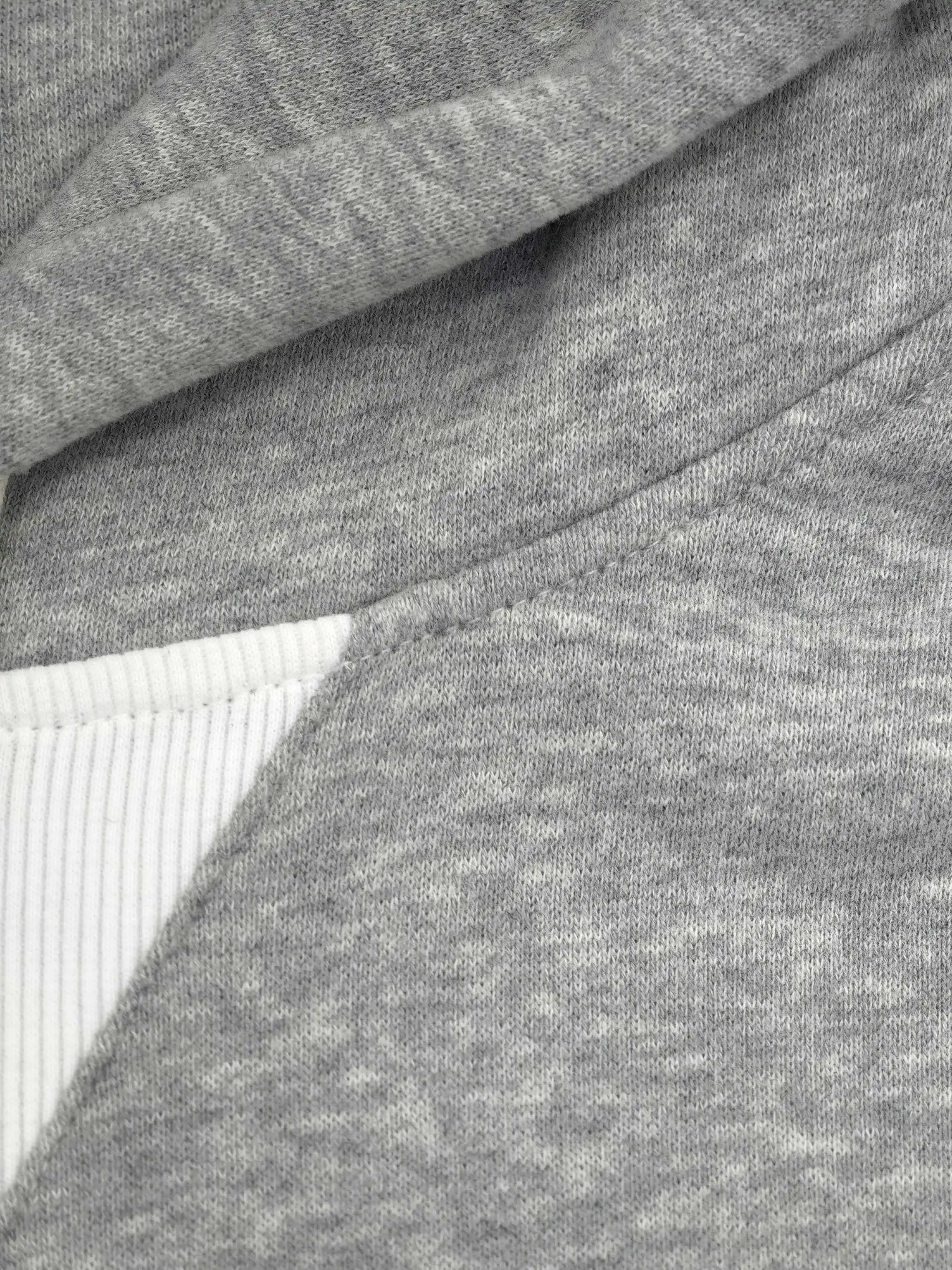 Cotton-rich hood and contrast neckline construction