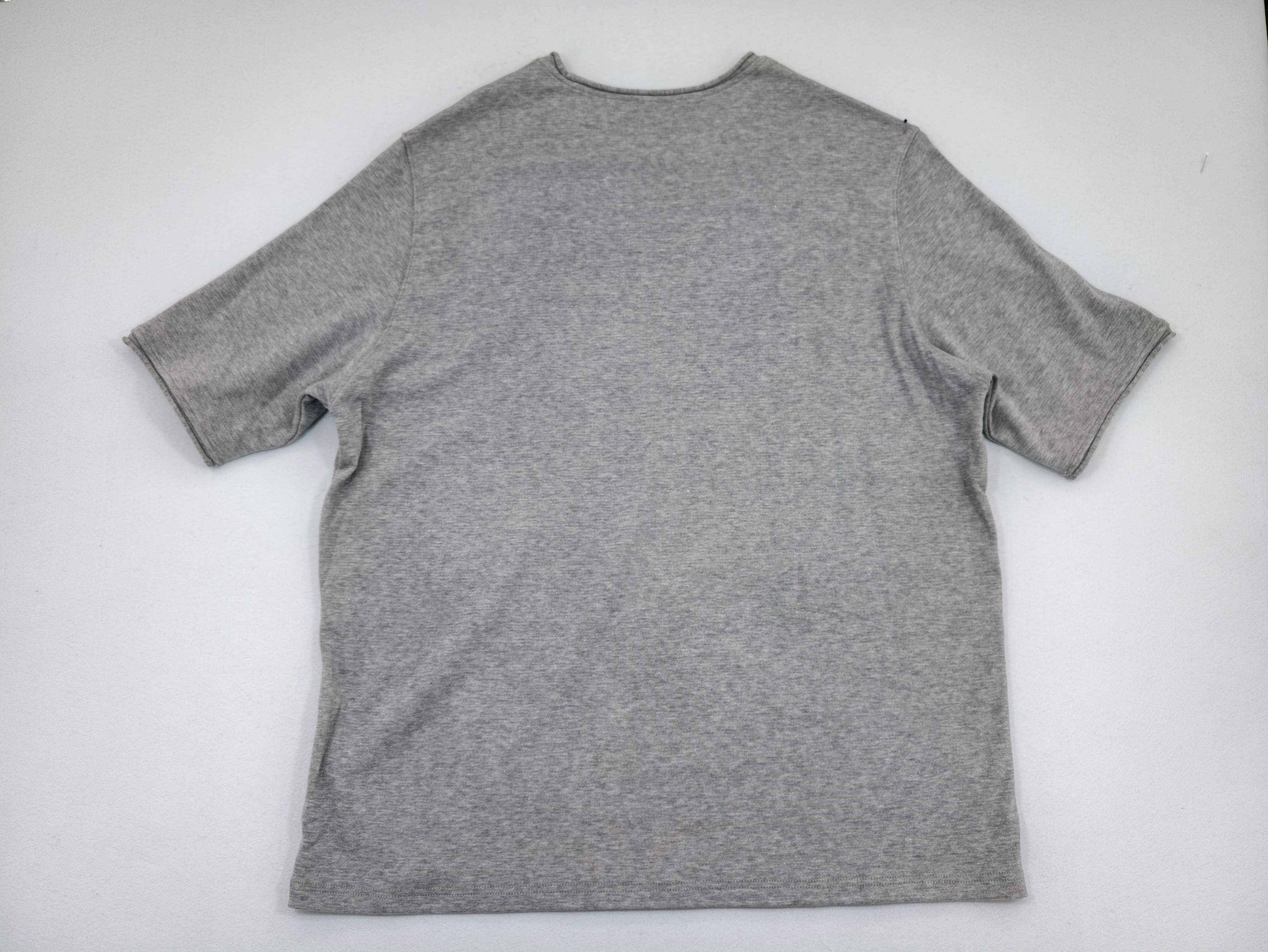Relaxed tee back with clean shoulder and body shape