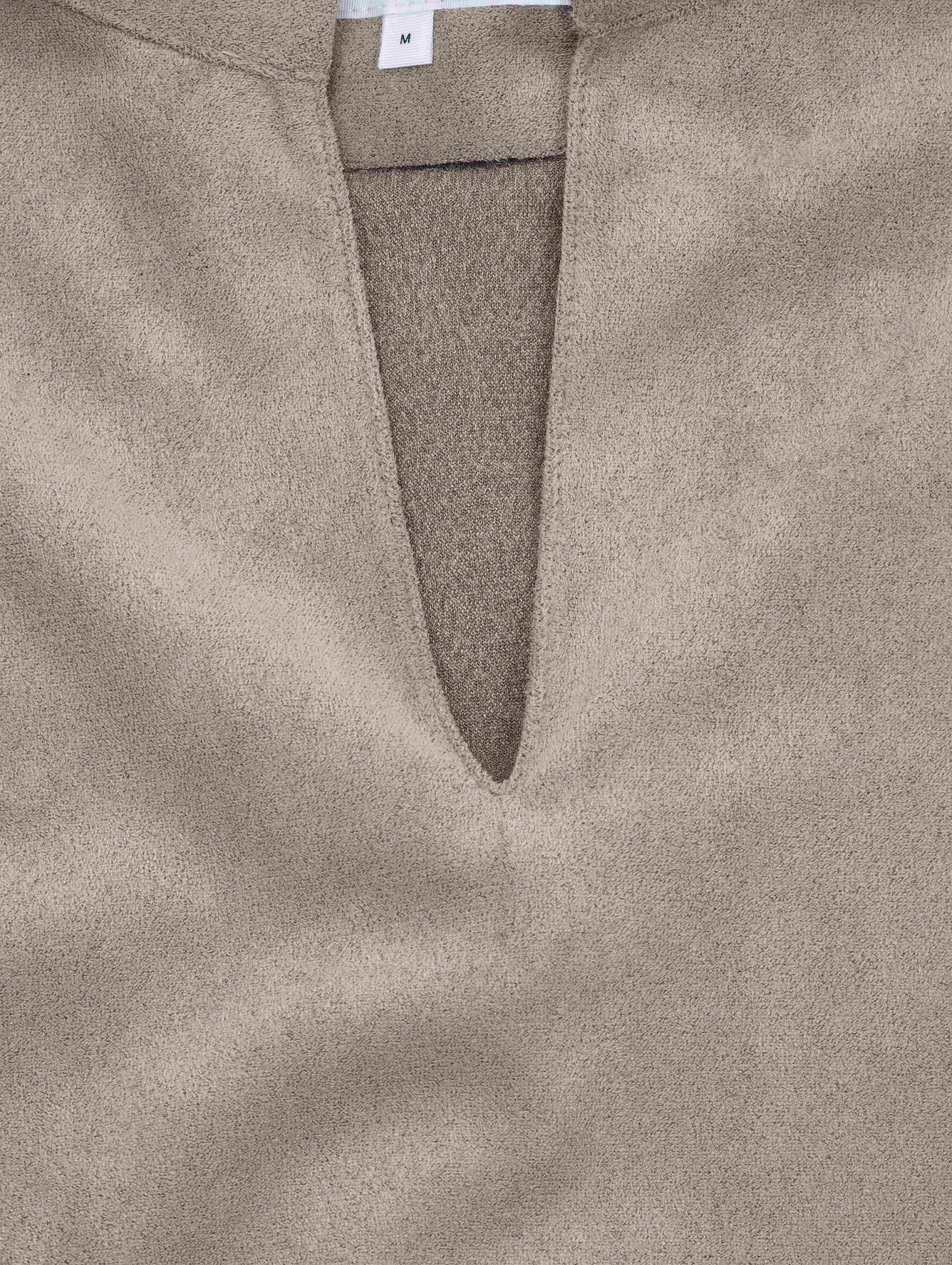 Deep V neckline on soft brushed stretch fabric