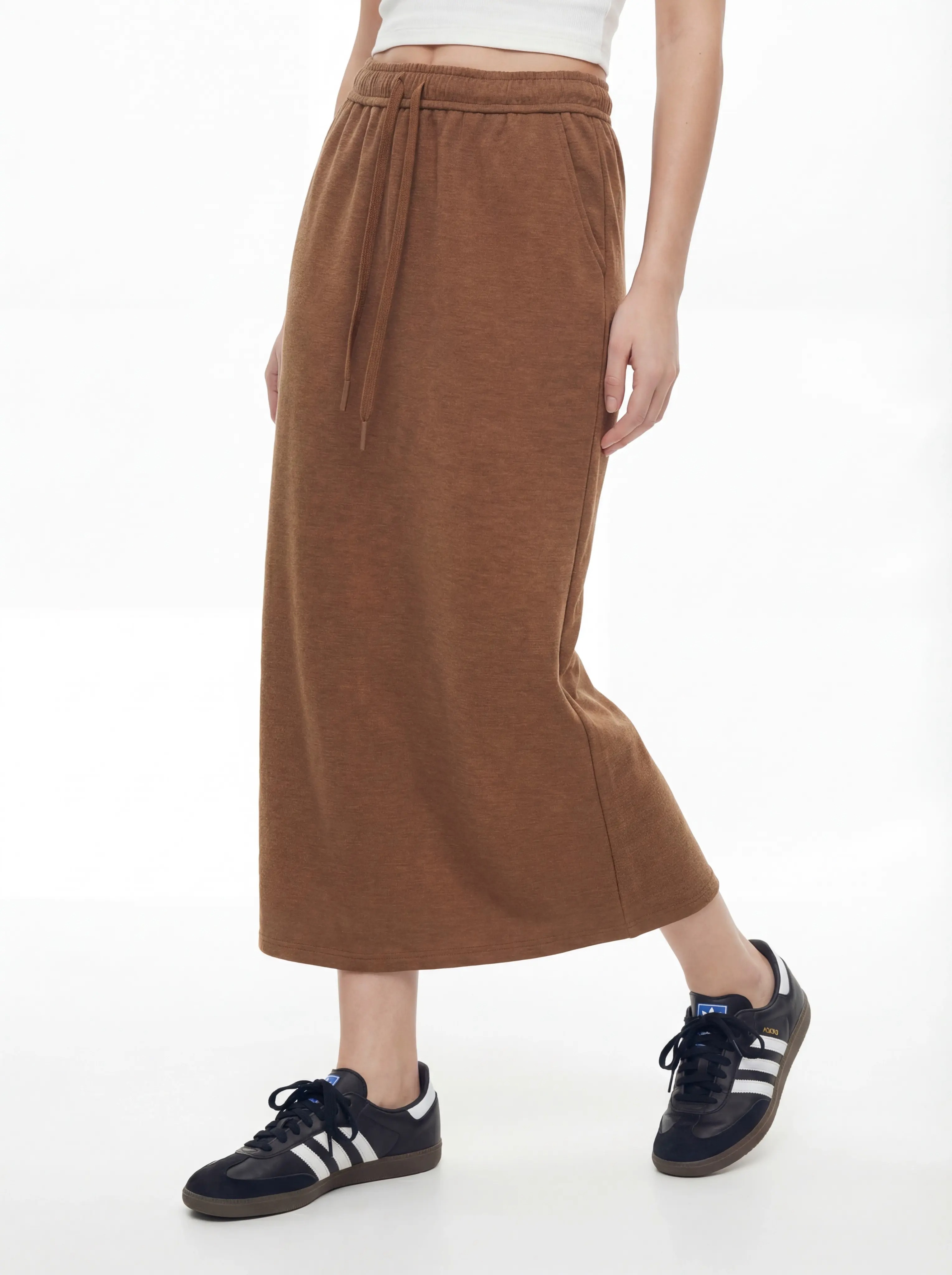 Double-brushed fleece maxi skirt front model view