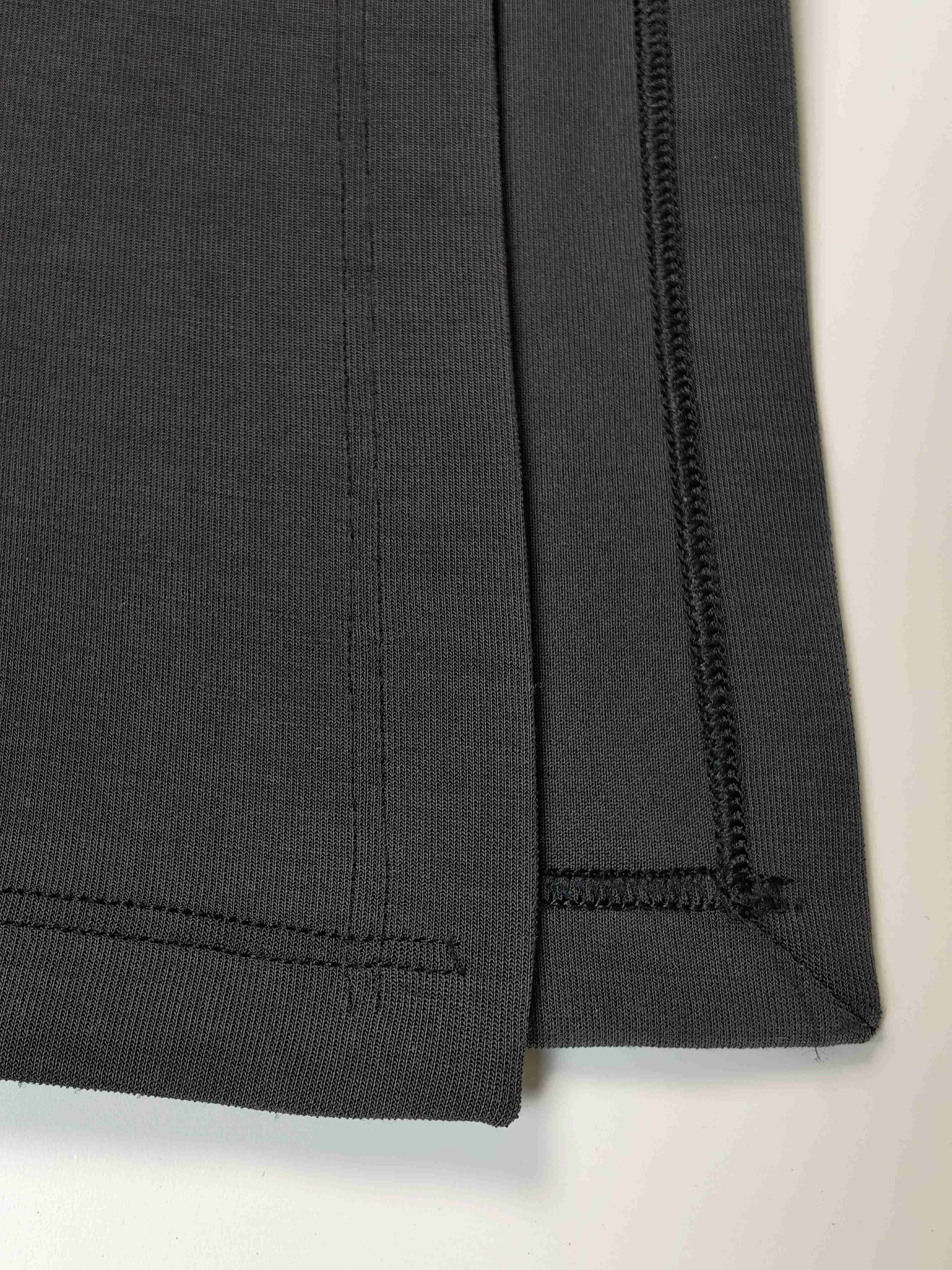 Reinforced side slit detail on 320 GSM rib knit