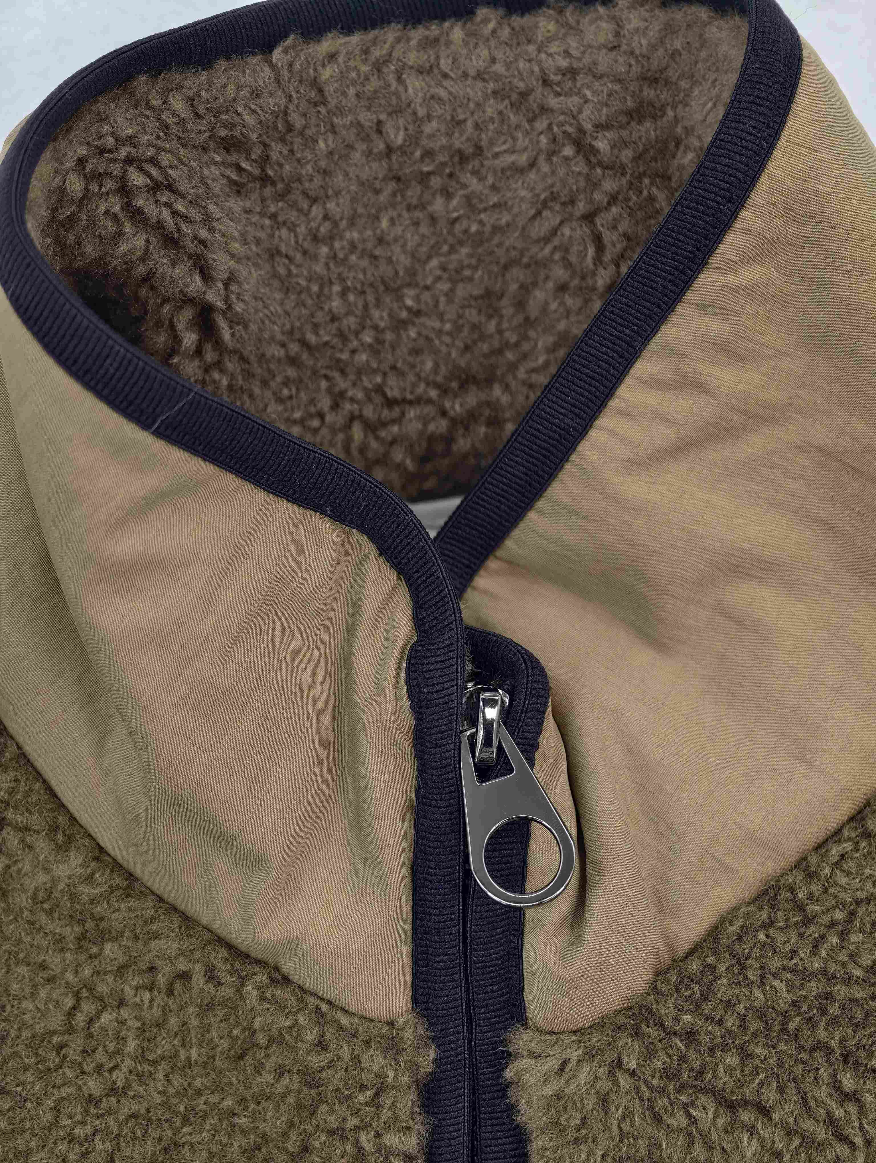 Contrast zipper and collar lining detail for OEM production
