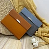 Journal d'affaires avec boucle en métal