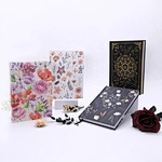 Bunt bedrucktes Notizbuch mit individuellem Design