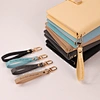 Planificateur d'emplacements multi-cartes avec stylo en métal assorti