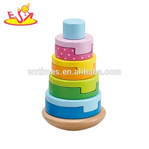 Muñeca de madera de calidad superior al por mayor torre de apilamiento bebé adorable muñeca de madera torre de apilamiento juguete W13D042