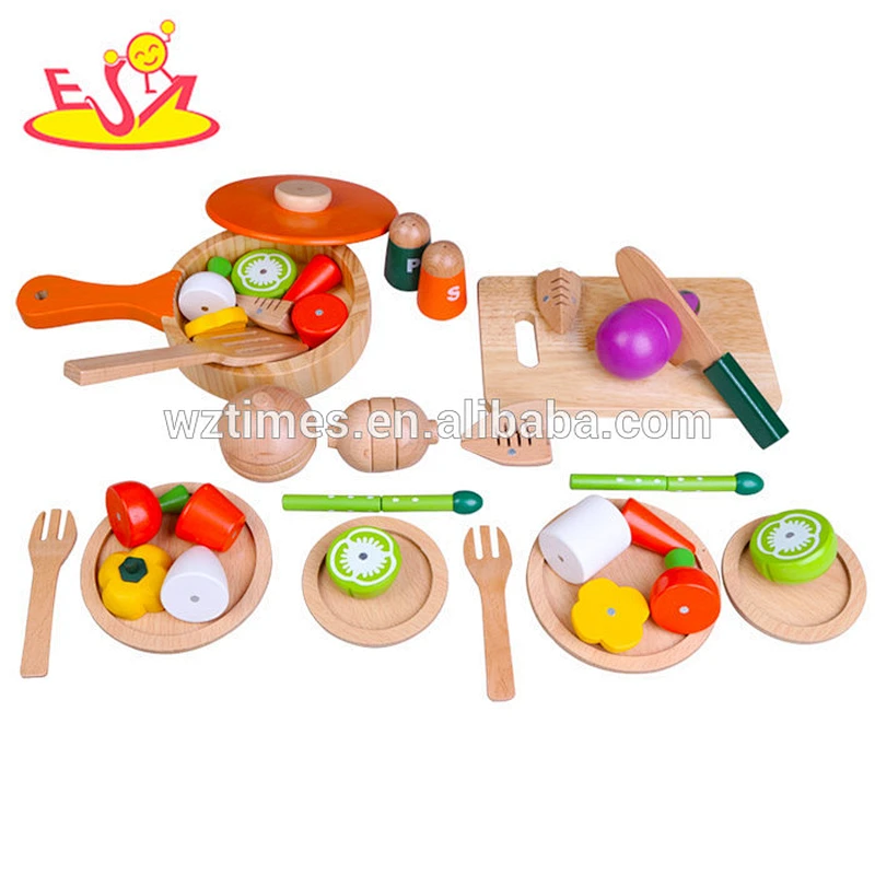 Educational children pretend play cutting wooden toy food set W10B140