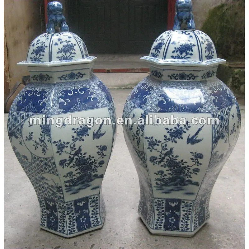 Chinese antique elegant porcelain jar