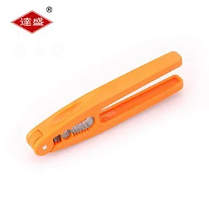 Home use manual plastic nut cracker tool