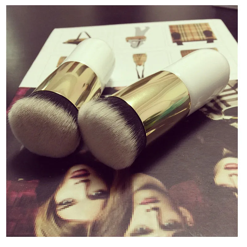Hot selling fashion professional makeup tools kabuki brush